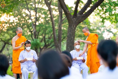 ภาพ No.80112:พิธีตัดปอยผมและปลงผมนาคธรรมทายาท โครงการอุปสมบทหมู่ธรรมทายาท พุทธศาสตร์สากลรุ่นที่ 7 (ภาคฤดูร้อน) วันอาทิตย์ที่ 9 เมษายน พ.ศ.2566