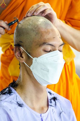 ภาพ No.78774:พิธีปลงผมนาคธรรมทายาท โครงการอบรมยุวธรรมทายาท มัชฌิมธรรมทายาท และธรรมทายาทรุ่นอุดมศึกษา ณ สภาธรรมกายสากล วัดพระธรรมกาย วันเสาร์ที่ 1 เมษายน พ.ศ. 2566