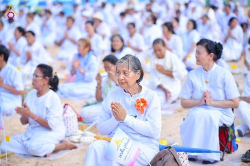 ภาพ No.327190:วันศุกร์ที่ 1 พฤษภาคม พ.ศ.2569 พิธีทอดผ้าป่า โปรยรัตนชาติ ตอกเสาเข็มมงคลต้นแรก สถาปนา “องค์พระเจดีย์เพื่อสร้างสันติภาพโลก” (แห่งแรกของภาคอีสาน) ณ ธุดงคสถานอำนาจเจริญ  อ.เมือง จ.อำนาจเจริญ