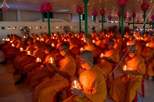 ภาพ No.89374:พิธีประดิษฐานรูปหล่อทองคำ  คุณยายอาจารย์มหารัตนอุบาสิกาจันทร์ ขนนกยูง ภายในมหาวิหารคุณยายอาจารย์ฯ เนื่องในวันครูผู้ค้นพบวิชชาธรรมกาย วันศุกร์ที่ 29 กันยายน พ.ศ. 2566 ณ วัดพระธรรมกาย จ.ปทุมธานี