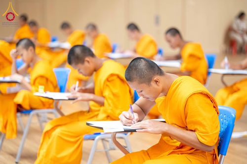 ภาพ No.309552:วันที่ 12 กุมภาพันธ์ พ.ศ. 2569 การสอบบาลีสนามหลวง ประจำปี 2569 ประโยค 1-2, ป.ธ.3/ ประโยค บ.ศ.1-2, บ.ศ.3 ณ สนามสอบประจำจังหวัดปทุมธานี แห่งที่ 2  วัดพระธรรมกาย อ.คลองหลวง จ.ปทุมธานี