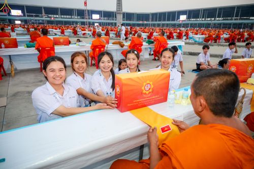 ภาพ No.325080:วันที่ 22 เมษายน พ.ศ.2569 (วันคุ้มครองโลก) พิธีถวายมหาสังฆทาน 40,000 กว่าวัดทั่วประเทศ (ชุดที่ 2) ณ ลานธรรม พระมหาธรรมกายเจดีย์ วัดพระธรรมกาย