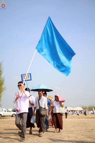 ภาพ No.306687:ภาพเบื้องหลังอาสาสมัครรวมใจ ชุดที่ 5 ในโครงการธรรมยาตรา กตัญญูบูชา มหาปูชนียาจารย์ พระมงคลเทพมุนี(สด จนฺทสโร) พระผู้ปราบมาร อนุสรณ์สถาน 7 แห่ง ปีที่ 14