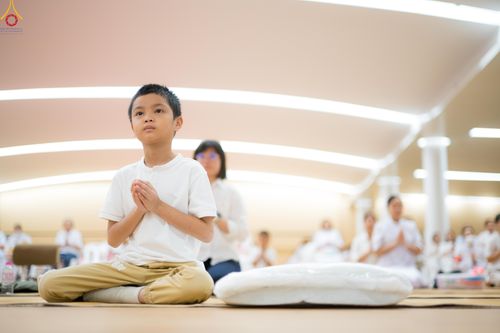 ภาพ No.280525:วันที่ 28 ธันวาคม พ.ศ.2568 พิธีถวายอุปกรณ์ทำความสะอาด ณ ห้องแก้วสารพัดนึก วัดพระธรรมกาย