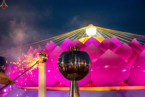 ภาพ No.90240:พิธีจุดประทีป 20,000 ดวง บูชาพระมหาธรรมกายเจดีย์ และบูชาพระมงคลเทพมุนี(สด จนฺทสโร) พระผู้ปราบมาร วันอังคารที่ 10 ตุลาคม พ.ศ. 2566 ณ ลานธรรมพระมหาธรรมกายเจดีย์ วัดพระธรรมกาย จ.ปทุมธานี