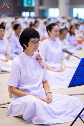 ภาพ No.321590:วันอาทิตย์ที่ 12 เมษายน พ.ศ.2569 กิจกรรมงานบุญวันอาทิตย์ สาธุชนปฏิบัติธรรมร่วมกัน ณ ห้องแก้วสารพัด 1 วัดพระธรรมกาย ปทุมธานี