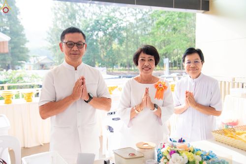 ภาพ No.320049:วันเสาร์ที่ 4 เมษายน 2569 พิธีตัดปอยผม ขอขมาผู้ปกครอง  มอบบาตร-ผ้าไตร และพิธีบรรพชาสามเณร 87 รูป  ณ ศูนย์ปฏิบัติธรรมระยอง(บ้านช่องลม)  ต.บางบุตร อ.บ้านค่าย จ.ระยอง