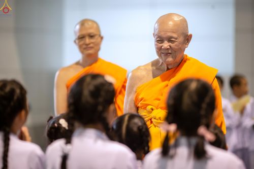ภาพ No.327989:วันอาทิตย์ต้นเดือนที่ 3 พฤษภาคม พ.ศ.2569 พิธีบูชาข้าวพระ ณ วัดพระธรรมกาย