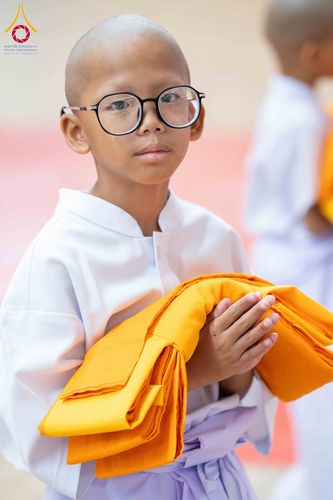 ภาพ No.319521:วันเสาร์ที่ 4 เมษายน พ.ศ.2569 พิธีขอขมา มอบผ้าไตร และถวายบาตรแด่นาคธรรมทายาท ในโครงการบรรพชาสามเณรฟื้นฟูพระพุทธศาสนาทั่วไทย โครงการหน่อแก้วเปรียญธรรม รุ่นที่ 14 โครงการสามเณรยุวธรรมทายาท รุ่นที่ 34 โครงการสามเณรมัชฌิมธรรมทายาท รุ่นที่ 30 ณ สภาธรรมกายสากล