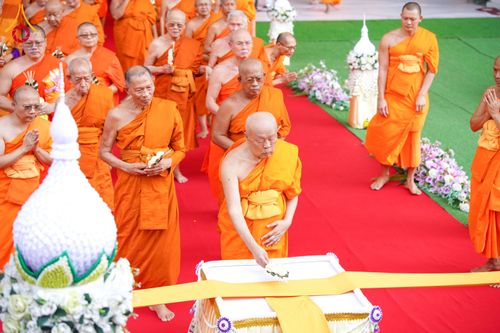 ภาพ No.316639:วันอาทิตย์ที่ 29 มีนาคม พ.ศ. 2569 พิธีทอดผ้าบังสุกุลและพิธีชำระร่าง โยมพ่อณรงค์ จินตมากุล  สิริอายุ 99 ปี 11 เดือน โยมบิดา พระครูปลัดรัตนวีรวัฒน์ (รังสฤษดิ์ อิทฺธิจินตโก) ที่ปรึกษาเจ้าคณะจังหวัดปทุมธานี เจ้าอาวาสวัดพระธรรมกาย  ณ ฌาปนสถานชั่วคราว ทางเข้า 