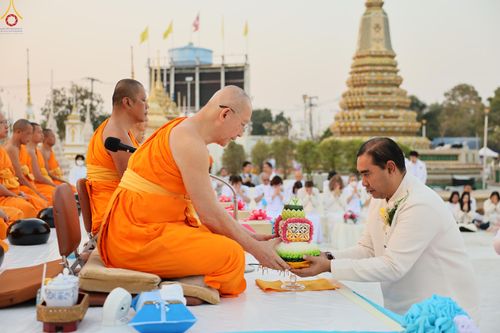 ภาพ No.294361:วันที่ 14 มกราคม พ.ศ. 2569 พิธีตักบาตรพระธรรมยาตรา ณ วัดสองพี่น้อง ต.ต้นตาล อ.สองพี่น้อง จ.สุพรรณบุรี ในโครงการธรรมยาตรา กตัญญูบูชา มหาปูชนียาจารย์ พระมงคลเทพมุนี(สด จนฺทสโร) พระผู้ปราบมาร อนุสรณ์สถาน 7 แห่ง ปีที่ 14