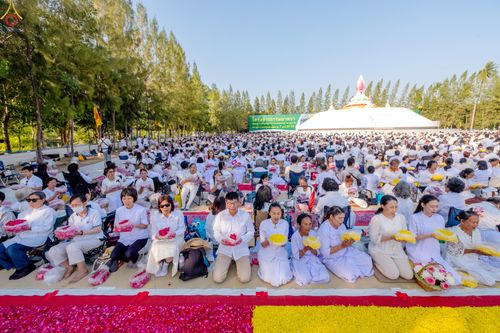 ภาพ No.290383:วันที่ 7 มกราคม พ.ศ. 2569 พิธีต้อนรับพระธรรมยาตรา ณ อนุสรณ์สถานลำดับที่ 2  สถานที่ตั้งมโนปณิธานบวชตลอดชีวิต อนุสรณ์สถานคลองบางนางแท่น (ภาพชุดที่ 2) อ.สามพราน จ.นครปฐม ในโครงการธรรมยาตรา กตัญญูบูชา มหาปูชนียาจารย์ พระมงคลเทพมุนี(สด จนฺทสโร) พระผู้ปราบมาร 