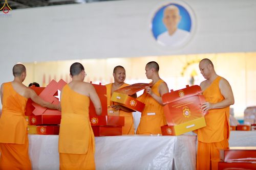 ภาพ No.320478:วันที่ 10 เมษายน พ.ศ.2569 การเตรียมกล่องไทยธรรม เพื่องานถวายมหาสังฆทาน 40,000 กว่าวัดทั่วประเทศ วันคุ้มครองโลก 22 เมษายน พ.ศ.2569 วัดพระธรรมกาย