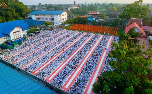 ภาพ No.297557:วันที่ 18 มกราคม พ.ศ. 2569 พิธีตักบาตรพระธรรมยาตรา ณ วัดโบสถ์บน ต.บางคูเวียง จ.นนทบุรี อนุสรณ์สถานลำดับที่ 4 สถานที่เกิดด้วยกายธรรม ในโครงการธรรมยาตรา กตัญญูบูชา มหาปูชนียาจารย์ พระมงคลเทพมุนี(สด จนฺทสโร) พระผู้ปราบมาร อนุสรณ์สถาน 7 แห่ง ปีที่ 14