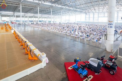 ภาพ No.102350:พิธีถวายอุปกรณ์ทำความสะอาด ณ บ้านแก้วเรือนทองคุณยายอาจารย์ฯ วัดพระธรรมกาย วันเสาร์ที่ 16 ธันวาคม พ.ศ. 2566