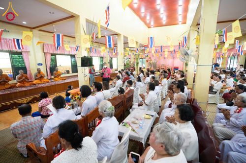 ภาพ No.166599:พิธีทอดกฐิน ณ วัดหนองกร่าง อ.สามโก้ จ.อ่างทอง ในโครงการกฐินสามัคคีทั่วไทย 30,000 วัด บูชาธรรม 80 ปี หลวงพ่อธัมมชโย โดยคณะศิษยานุศิษย์วัดพระธรรมกาย วันที่ 27 ตุลาคม พ.ศ. 2567