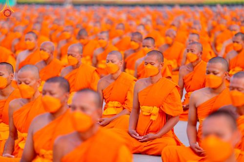 ภาพ No.102232:พระธรรมทายาทในโครงการอุปสมบทหมู่ บูชาธรรมมหาปูชนียาจารย์ ร่วมปฏิบัติธรรม ถ่ายภาพหมู่ประวัติศาสตร์ และรับฟังโอวาทจากหลวงพ่อทัตตชีโว ณ ลานธรรม พระมหาธรรมกายเจดีย์ วัดพระธรรมกาย วันที่ 15 ธันวาคม พ.ศ. 2566