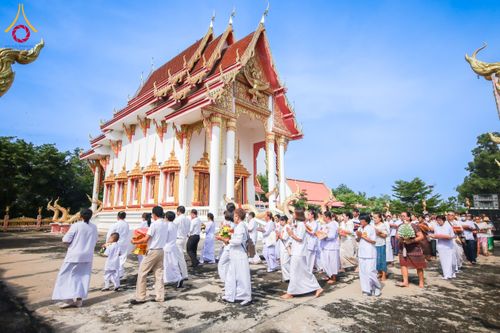 ภาพ No.169216:พิธีทอดกฐิน ณ วัดเนินสว่างวราราม จ.พิษณุโลก ในโครงการกฐินสามัคคีทั่วไทย 30,000 วัด บูชาธรรม 80 ปี หลวงพ่อธัมมชโย โดยคณะศิษยานุศิษย์วัดพระธรรมกาย วันที่ 24 ตุลาคม พ.ศ. 2567