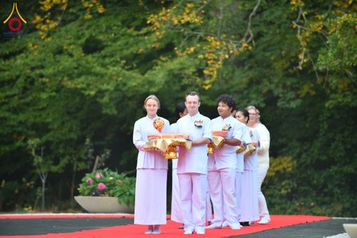 ภาพ No.171479:พิธีทอดกฐิน ณ วัดพระธรรมกายคอร์ซัวร์ ลุสท์สโกว ประเทศเดนมาร์ก วันเสาร์ที่ 19 ตุลาคม พ.ศ. 2567