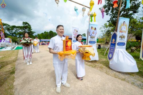 ภาพ No.258260:วันที่ 13 ตุลาคม พ.ศ. 2568 พิธีทอดกฐินสามัคคีทั่วไทย 30,000 วัด โดยคณะศิษยานุศิษย์ บูชาธรรม 81 ปี หลวงพ่อธัมมชโย ณ วัดทุ่งเจริญธรรม อ.อมก๋อย จ.เชียงใหม่