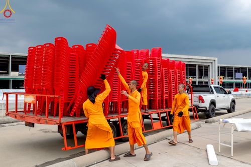 ภาพ No.218739:วันศุกร์ที่ 18 เมษายน พ.ศ. 2568 การเตรียมงานในลานธรรม , พระมหาธรรมกายเจดีย์ เพื่องานวันคุ้มครองโลก 22 เมษายน พ.ศ. 2568