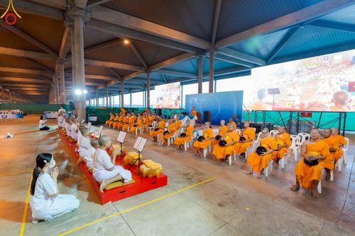 ภาพ No.214548:วันศุกร์ที่ 4 เมษายน พ.ศ.2568 นาคธรรมทายาทตักบาตรพระพี่เลี้ยง ในโครงการบรรพชาสามเณร ฟื้นฟูพระพุทธศาสนาทั่วไทย ณ วิหารคด 22 วัดพระธรรมกาย