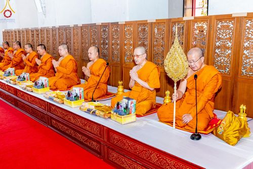 ภาพ No.214728:พิธีต้อนรับสัญญาบัตร พัดยศ พระราชวิเทศวชิรเวที (บัณฑิต วรปญฺโญ) เจ้าอาวาสวัดพระธรรมกายสกอตแลนด์ สหราชอาณาจักร ผู้ช่วยเจ้าอาวาสวัดพระธรรมกาย ณ อุโบสถพระไตรปิฏก วัดพระธรรมกาย