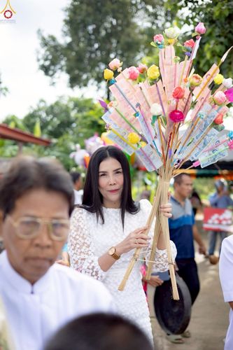 ภาพ No.256465:วันที่ 15 ตุลาคม พ.ศ. 2568 พิธีทอดกฐินสามัคคีทั่วไทย 30,000 วัด โดยคณะศิษยานุศิษย์ บูชาธรรม 81 ปี หลวงพ่อธัมมชโย ณ วัดสว่างนางโท อ.เมืองยาง จ.นครราชสีมา