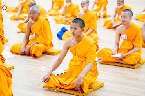 ภาพ No.187683:พระธรรมยาตรา รับฟังพระธรรมเทศนา จากหลวงพ่อทัตตชีโว ในโครงการธรรมยาตรา ปีที่ 13 กตัญญูบูชา มหาปูชนียาจารย์ พระมงคลเทพมุนี(สด จนฺทสโร) พระผู้ปราบมาร อนุสรณ์สถาน 7 แห่ง ณ ห้องแก้วสารพัดนึก 2 วัดพระธรรมกาย วันที่ 26 ธันวาคม พ.ศ. 2567