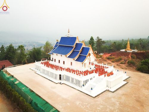 ภาพ No.136938:Photo Story  มหัศจรรย์วัดดงดินแดง Episode 5 กิจกรรมถ่ายภาพหมู่ประวัติศาสตร์ และตักบาตรฉลองพระ-เณรกว่า 500 รูป วันที่ 6 เมษายน พ.ศ. 2567