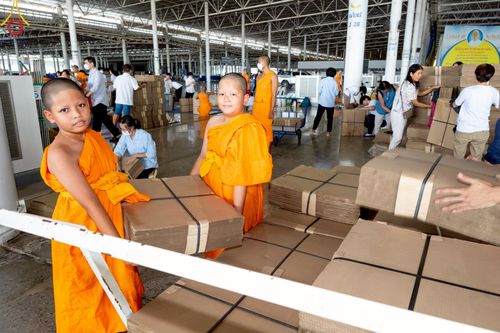 ภาพ No.218578:วันพฤหัสบดีที่ 17 เมษายน พ.ศ. 2568 การเตรียมงานในลานธรรม , สภาธรรมกายสากล , วิหารคด  เพื่องานวันคุ้มครองโลก 22 เมษายน พ.ศ. 2568