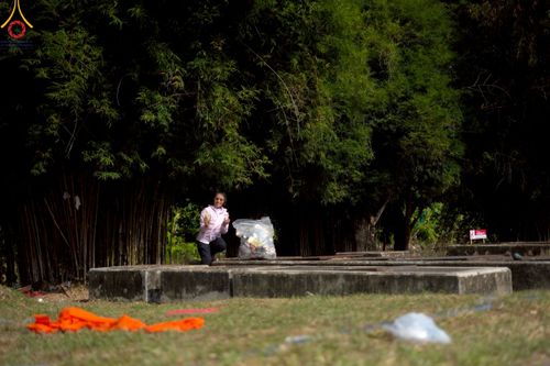 ภาพ No.220422:วันที่ 23-25 เมษายน พ.ศ. 2568 เจ้าหน้าที่และสาธุชนช่วยกัน รับบุญเก็บงานวันคุ้มครองโลก ณ วัดพระธรรมกาย