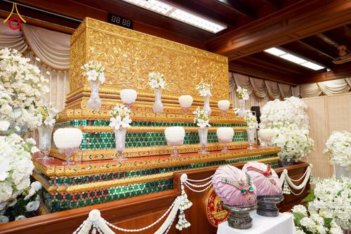 ภาพ No.270745:วันที่ 18 พฤศจิกายน พ.ศ. 2568 วัดพระธรรมกาย เป็นเจ้าภาพบำเพ็ญกุศล  คุณยายอาจารย์ ดร.ตรีธา เนียมขำ  อดีตนายกสมาคมศิษย์หลวงพ่อวัดปากน้ำ ณ ศาลาสตมานุสรณ์ (ศาลาเรือนไทย) วัดปากน้ำ  พระอารามหลวง เขตภาษีเจริญ กรุงเทพมหานคร
