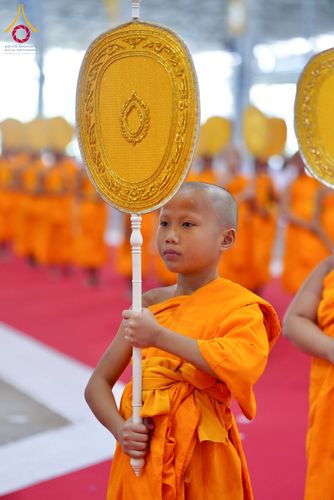 ภาพ No.237396:วันอาทิตย์ที่ 10 สิงหาคม พ.ศ.2568 พิธีมอบใบประกาศเกียรติคุณ โครงการสอบบาลี "ฉลองแชมป์" บูชาธรรม 80 ปี หลวงพ่อธัมมชโย ประจำปี 2568 และ พิธีมอบดวงแก้วสามเณรทรงบาลีไวยากรณ์ ณ สภาธรรมกายสากล วัดพระธรรมกาย ปทุมธานี