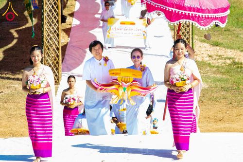 ภาพ No.179301:พิธีทอดกฐิน ณ ธุดงคสถานลำพูน อำเภอบ้านโฮ่ง จังหวัดลำพูน ในโครงการกฐินสามัคคีทั่วไทย 30,000 วัด บูชาธรรม 80 ปี หลวงพ่อธัมมชโย โดยคณะศิษยานุศิษย์วัดพระธรรมกาย วันที่ 15 พฤศจิกายน พ.ศ. 2567