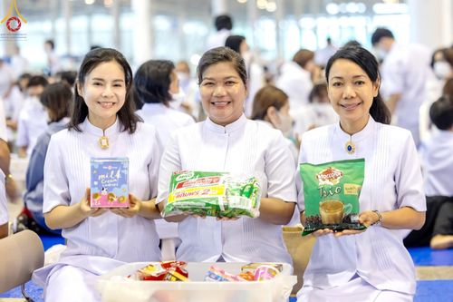 ภาพ No.205811:พิธีตักบาตร และ พิธีบูชาข้าวพระ ในวันอาทิตย์ต้นเดือน 2 กุมภาพันธ์ พ.ศ. 2568 ณ สภาธรรมกายสากล วัดพระธรรมกาย