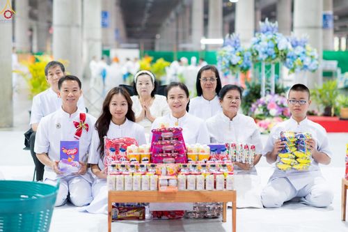 ภาพ No.235275:วันที่ 27 กรกฎาคม พ.ศ. 2568 พิธีตักบาตรฉลองพระใหม่ โครงการบรรพชาและอุปสมบทมู่รุ่นเข้าพรรษา ณ วัดพระธรรมกาย