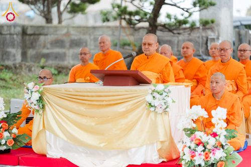 ภาพ No.220840:วันที่ 13 เมษายน พ.ศ. 2568 พิธีโปรยรัตนชาติปฐมเริ่มสถาปนาเจดีย์ และ พิธีเปิดหมู่บ้านปฏิบัติธรรม เพื่อการบรรลุธรรม ณ วัดป่าธรรมกายนานาชาติโทชิหงิ  ประเทศญี่ปุ่น