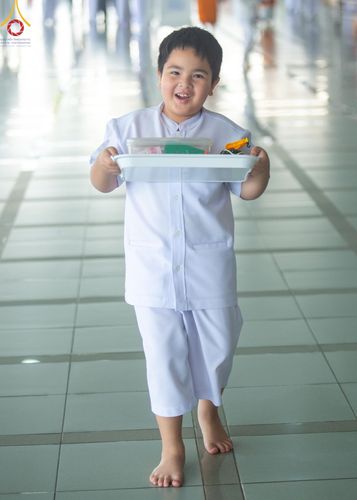 ภาพ No.205638:พิธีสวดพระพุทธมนต์ และถวายภัตตาหารเมนูสวรรค์แด่พระภิกษุ สามเณร วันจันทร์ที่ 3 กุมภาพันธ์ พ.ศ. 2568 ณ หอฉันคุณยายอาจารย์ฯ วัดพระธรรมกาย