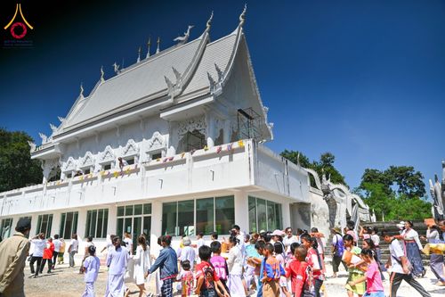 ภาพ No.182890:พิธีทอดกฐิน ณ วัดเทพประทาน อ.ท่าตะเกียบ จ.ฉะเชิงเทรา ในโครงการทอดกฐินสามัคคีทั่วไทย 30,000 วัด บูชาธรรม 80 ปี หลวงพ่อธัมมชโย โดยคณะศิษยานุศิษย์วัดพระธรรมกาย วันที่ 9 พฤศจิกายน พ.ศ. 2567