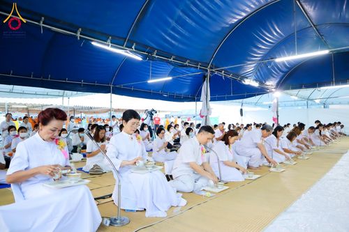 ภาพ No.119880:พิธีถวายภัตตาหารเป็นสังฆทาน แด่คณะพระธรรมยาตรา ปีที่ 12 วันที่ 28 มกราคม พ.ศ. 2567 ณ อนุสรณ์สถานบางปลา จ.นครปฐม