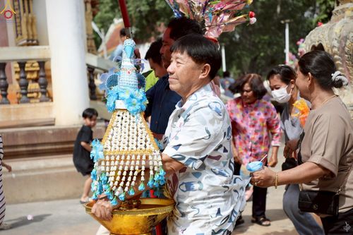 ภาพ No.254575:วันที่ 12 ตุลาคม พ.ศ. 2568 พิธีทอดกฐินสามัคคีทั่วไทย 30,000 วัด โดยคณะศิษยานุศิษย์ บูชาธรรม 81 ปี หลวงพ่อธัมมชโย ณ วัดป่าพระเจ้า อ.ศรีประจันต์ จ.สุพรรณบุรี