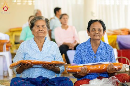 ภาพ No.171663:พิธีทอดกฐิน ณ วัดมหาโพธิ์ จ.ลพบุรี ในโครงการกฐินสามัคคีทั่วไทย 30,000 วัด บูชาธรรม 80 ปี หลวงพ่อธัมมชโย โดยคณะศิษยานุศิษย์วัดพระธรรมกาย วันที่ 27 ตุลาคม พ.ศ. 2567