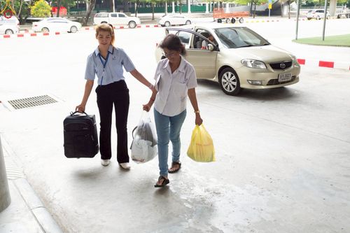 ภาพ No.242679:วันที่ 29-31 สิงหาคม พ.ศ. 2568 องค์กรภาคีเครือข่าย “บวร” (บ้าน-วัด-โรงเรียน-ราชการ) อ.คลองหลวง จัดบวชอุบาสิกาแก้ว ถวายพระราชกุศลแด่สมเด็จพระพันปีหลวง - กตัญญูบูชาแด่ผู้มีพระคุณ