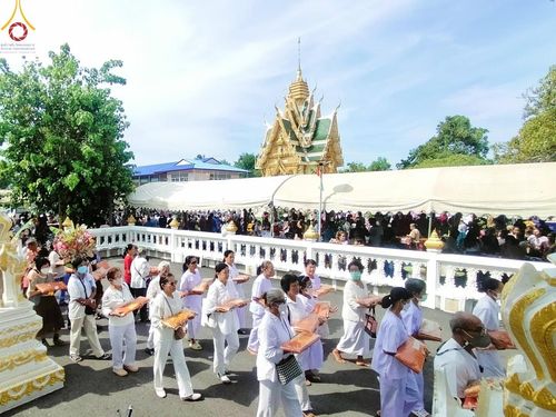 ภาพ No.170881:พิธีทอดกฐิน ณ วัดสระสี่เหลี่ยม ต.ดอนรวก อ.ดอนตูม จ.นครปฐม ในโครงการกฐินสามัคคีทั่วไทย 30,000 วัด บูชาธรรม 80 ปี หลวงพ่อธัมมชโย โดยคณะศิษยานุศิษย์วัดพระธรรมกาย วันที่ 27 ตุลาคม พ.ศ. 2567