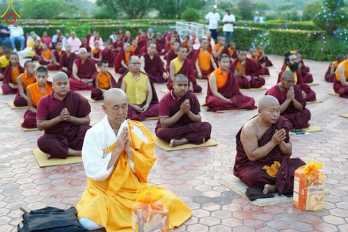 ภาพ No.138697:รัฐบาลประเทศเนปาล โดยการสนับสนุนจากวัดไทยลุมพินี และวัดพระธรรมกาย จัดงานพุทธชยันตีถวายเป็นพุทธบูชา ณ วิหารมายาเทวี ลุมพินี สถานที่ประสูติแห่งองค์สมเด็จพระสัมมาสัมพุทธเจ้า ประเทศเนปาล เนื่องในวันวิสาขบูชาที่ 22-23 พฤษภาคม พ. ศ. 2567