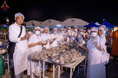 ภาพ No.118677:พิธีถวายภัตตาหารเป็นสังฆทาน แด่คณะพระธรรมยาตรา วันที่ 25 มกราคม พ.ศ. 2567 ณ อนุสรณ์สถานบางนางแท่น จ.นครปฐม