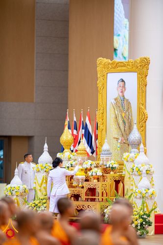 ภาพ No.145981:พิธีเจริญพระพุทธมนต์ ปฏิบัติธรรมเจริญสมาธิภาวนา เพื่อถวายเป็นพระราชกุศล แด่พระบาทสมเด็จพระเจ้าอยู่หัว เนื่องในโอกาสพระราชพิธีมหามงคล เฉลิมพระชนมพรรษา 6 รอบ 28 กรกฎาคม 2567 วันอาทิตย์ที่ 28 กรกฎาคม พ.ศ. 2567  ณ ห้องแก้วสารพัดนึก 2 สภาธรรมกายสากล