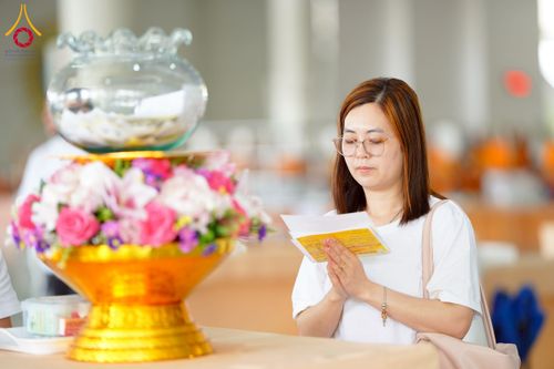 ภาพ No.276415:วันศุกร์ที่ 5 ธันวาคม พ.ศ. 2568 (วันพระ ขึ้น 15 ค่ำ เดือน 1) พิธีบุพเปตพลี ครั้งที่ 175 ร่วมอุทิศบุญแด่หมู่ญาติที่ล่วงลับไปแล้ว และสืบทอดอายุพระพุทธศาสนา ณ หอฉันคุณยายอาจารย์ฯ วัดพระธรรมกาย