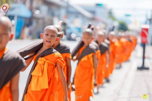 ภาพ No.222104:วันที่ 26-27 เมษายน พ.ศ. 2568 ศูนย์ปฏิบัติธรรมสวนผึ้ง ร่วมกับ ธุดงค์คสถานประจวบคีรีขันธ์ และวัดอ่าวน้อย  จัดกิจกรรมเดินธรรมยาตรา ตักบาตรข้าวสารอาหารแห้ง และจุดประทีปถวายเป็นพุทธบูชา ณ วัดอ่าวน้อย จ.ประจวบคีรีขันธ์